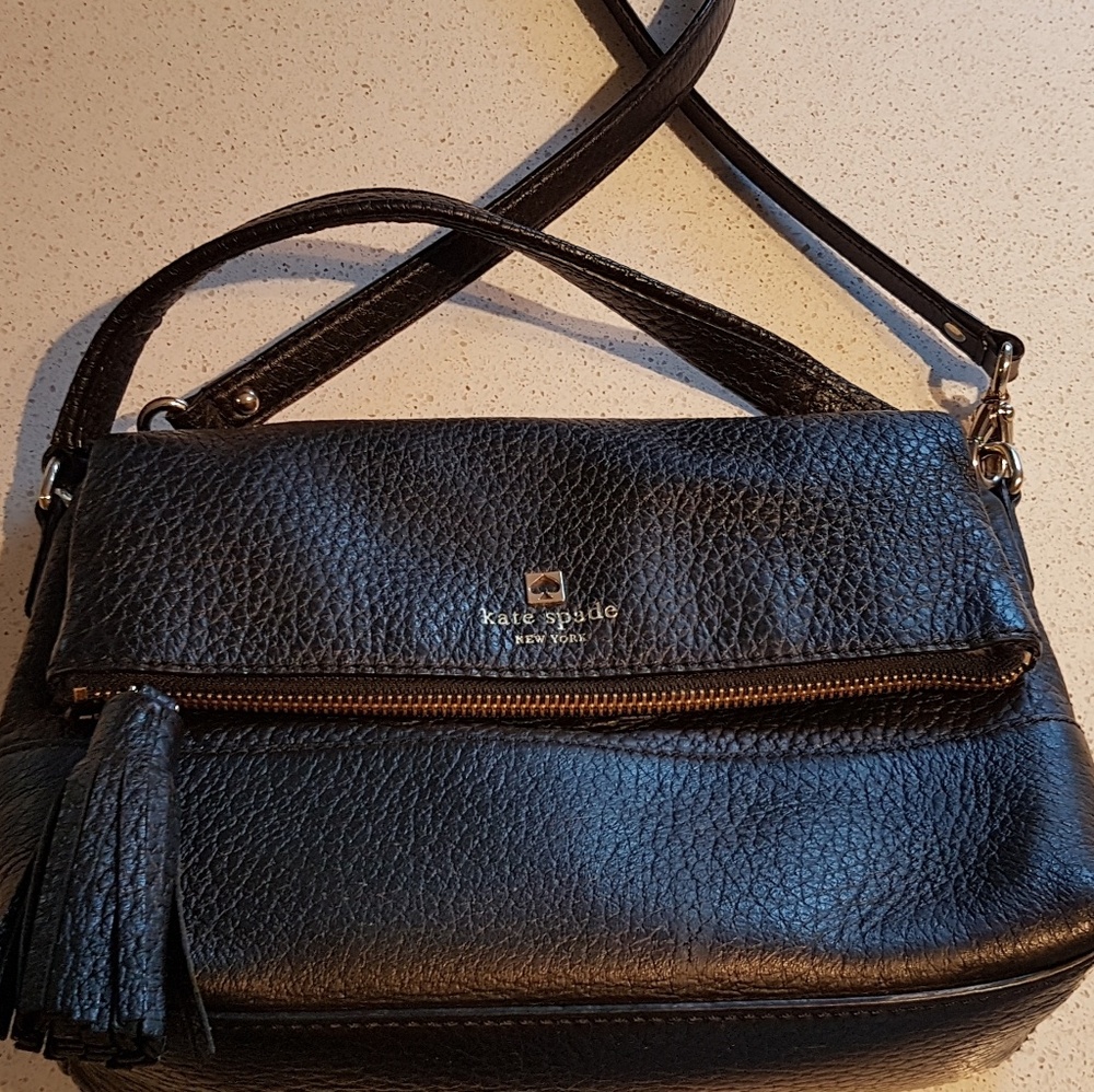 Kate Spade Cobble Hill Flap Tassle Crossbody bag